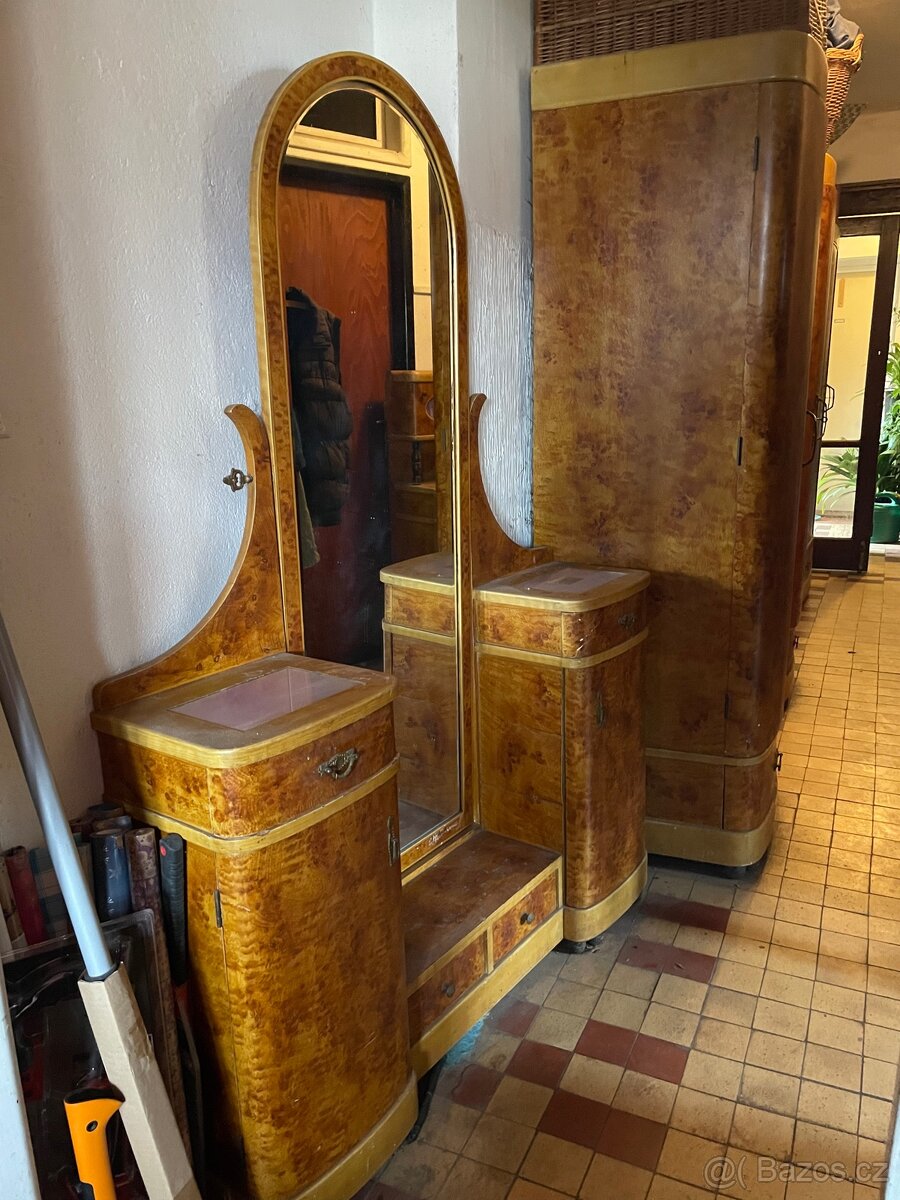 Nábytek art deco