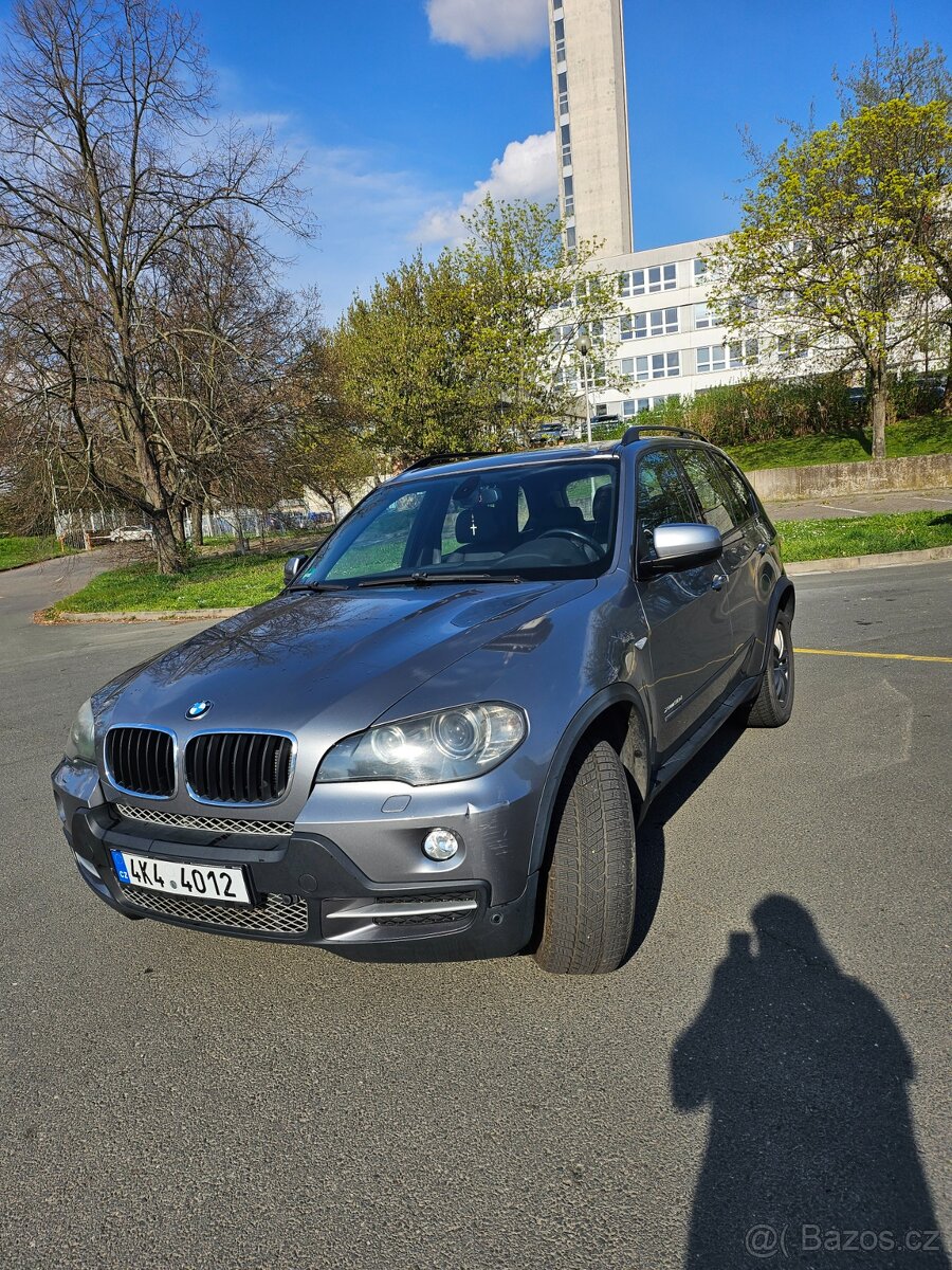 BMW X5, E 70, 173kw, 4x4, 7 míst.