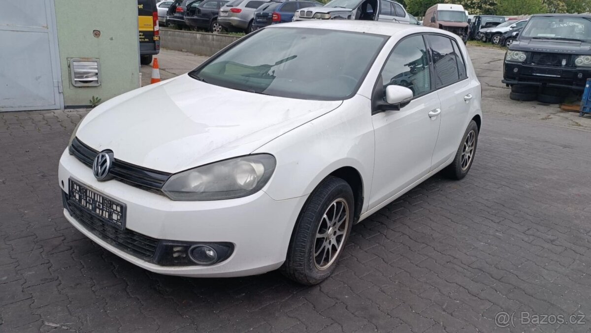 VW GOLF 6 1.2tsi 63kW barva LB9A