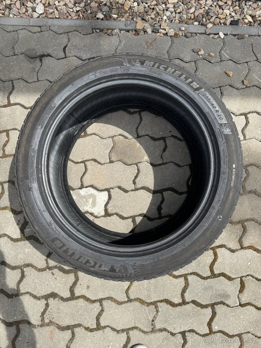 Michelin Pilot Alpin 5 SUV - sada 295/40R20