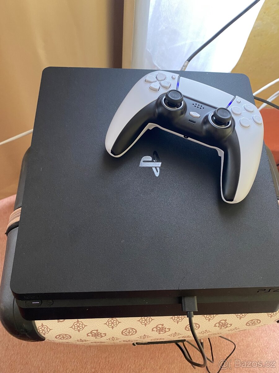 Playstation 4 Slim/ Ps4/PLATÍ DO SMAZÁNÍ