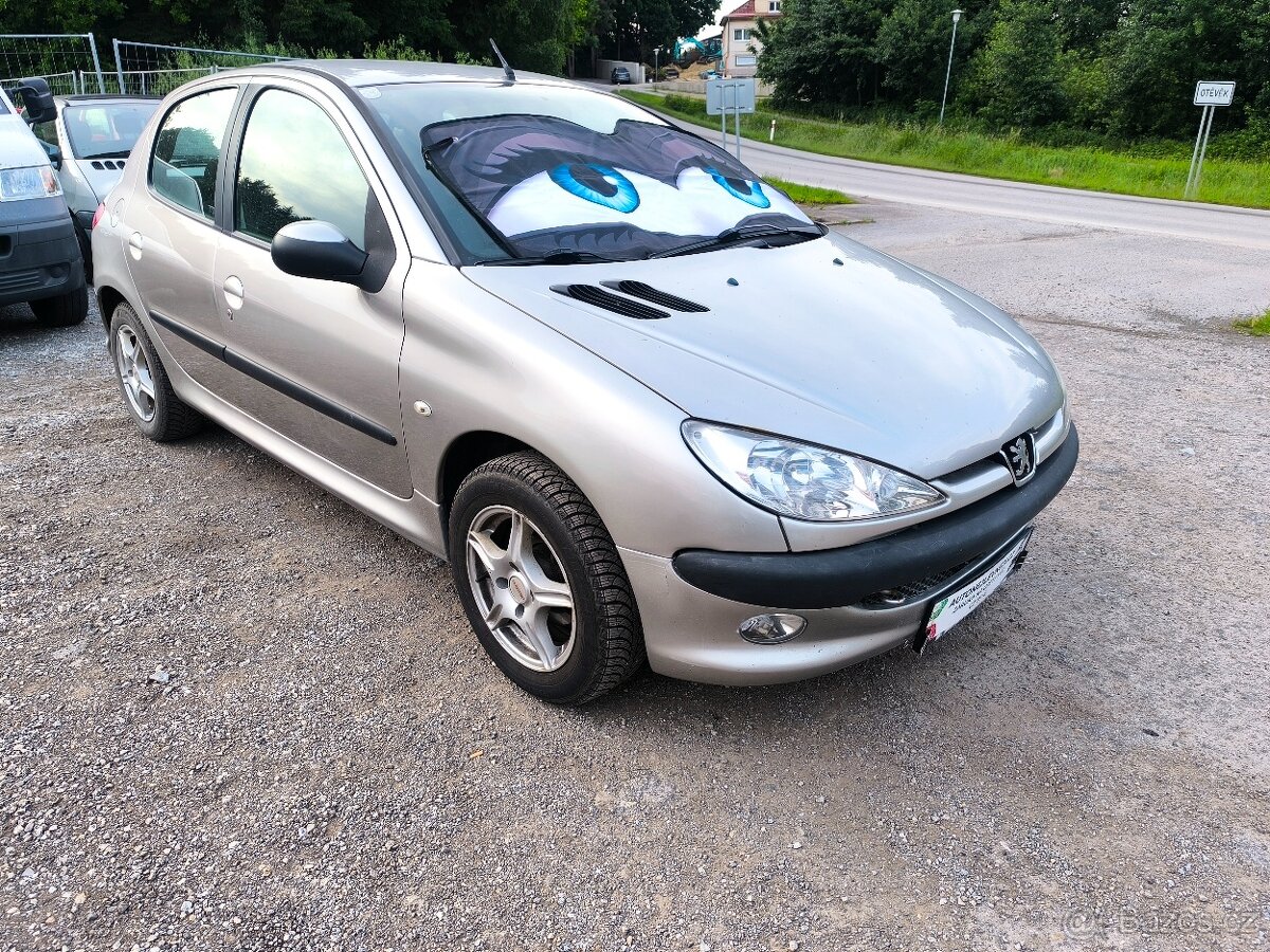 Peugeot 206, KLIMA,PĚKNÝ145KM,FACELIFT,1MAJ