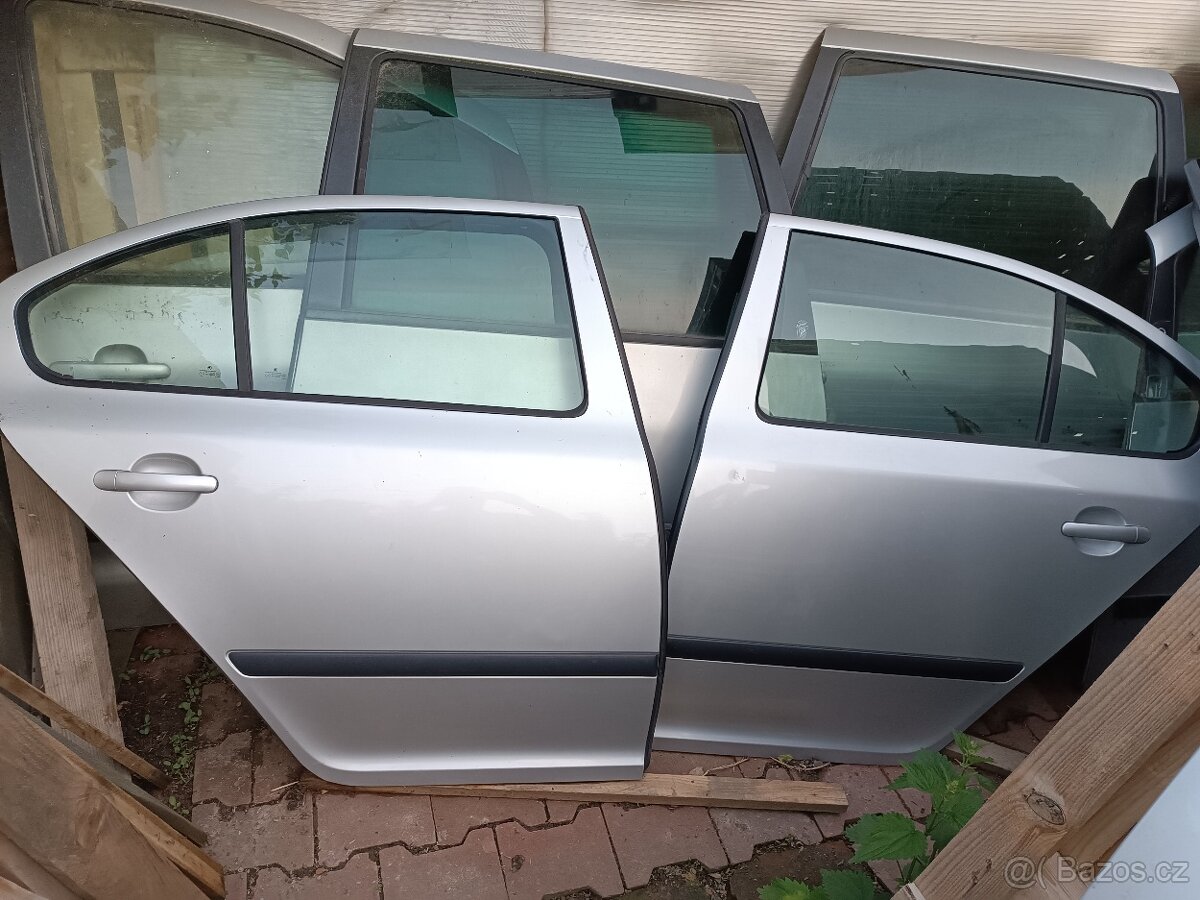 Prodam dveře Škoda Octavia 2 sedan
