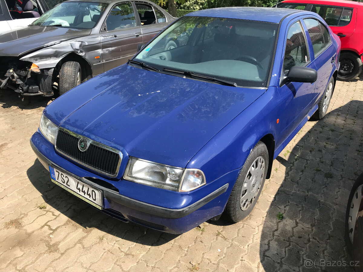 Škoda Octavia 1997 1,6i - LPG - díly z vozu