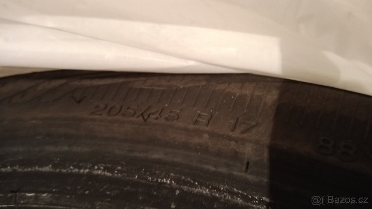 Pneu letní VREDESTEIN 205/45 R 17
