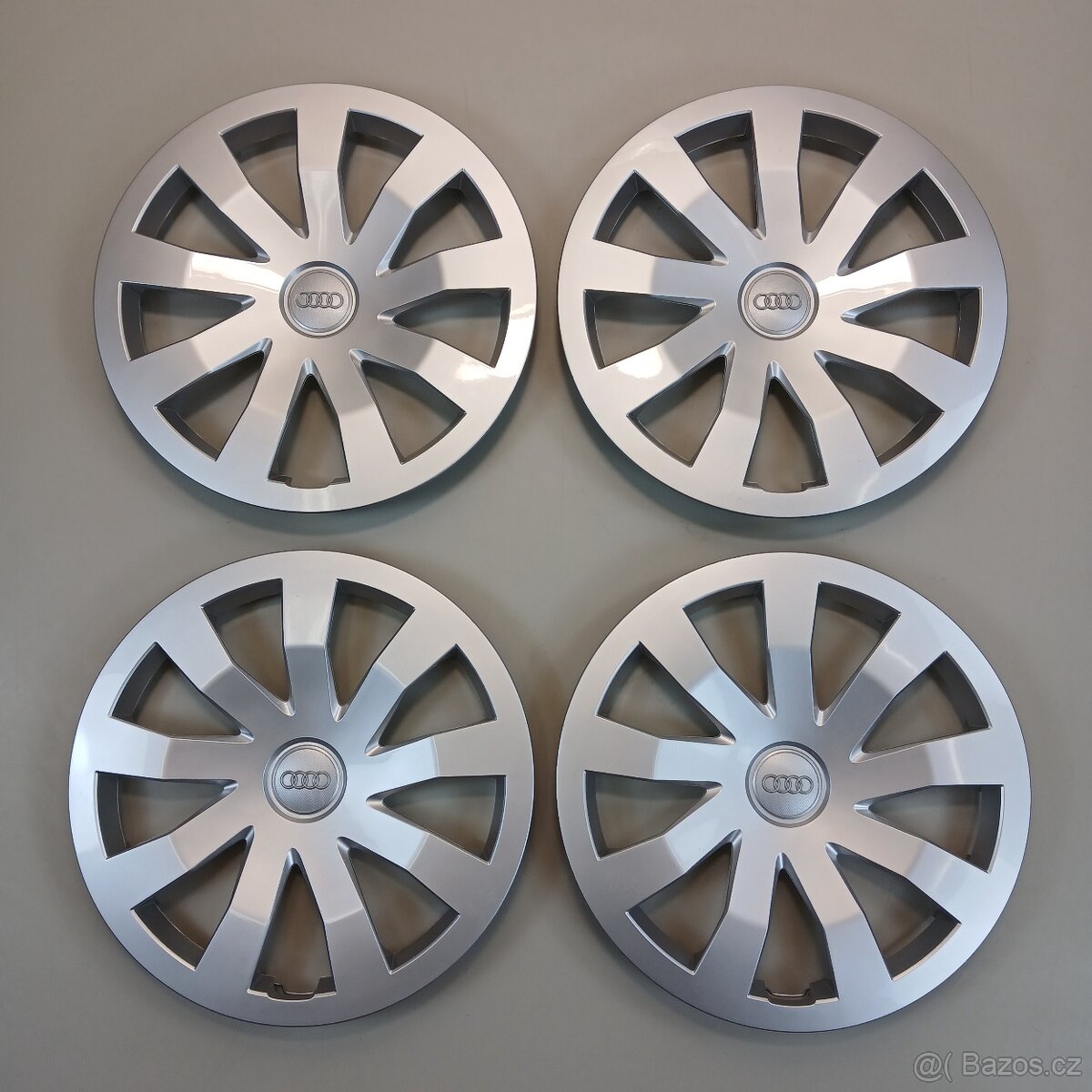 Poklice Audi 15" 8ks