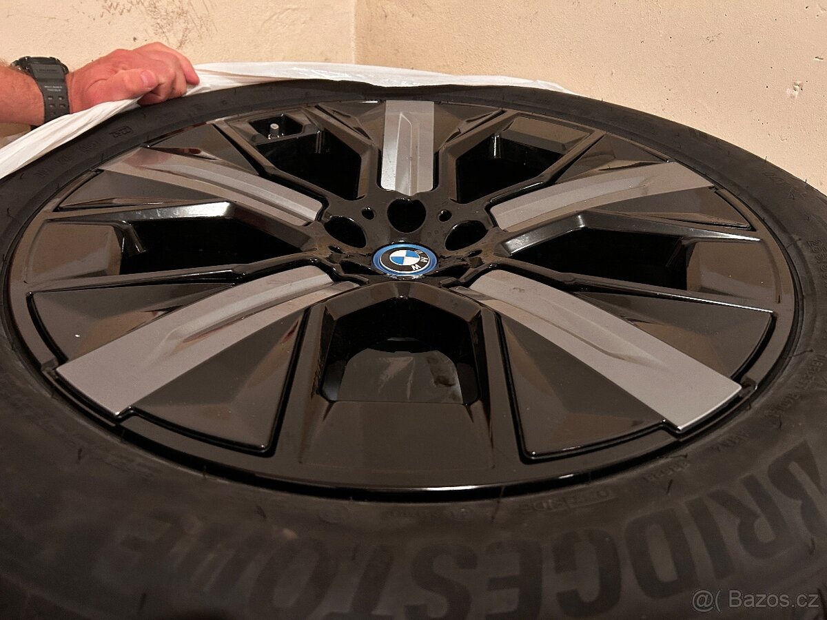 Disky R21 originál BMW s pneu 255/50