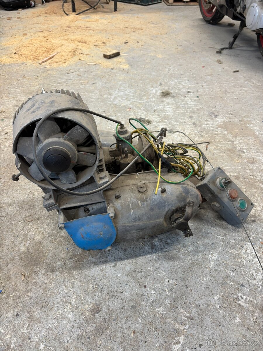 Motor CŽ175 - Prase