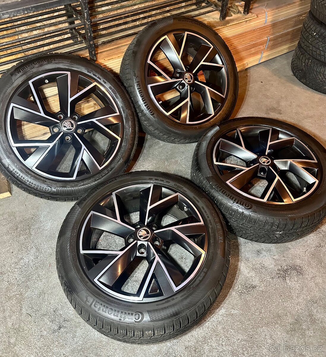 ALU Kola ŠKODA 5x112 R19 TRIGLAV Zimní Pneu 235/50/19