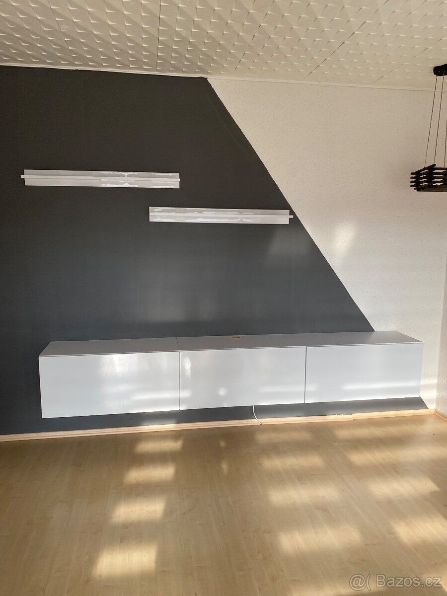 Obývací TV stěna