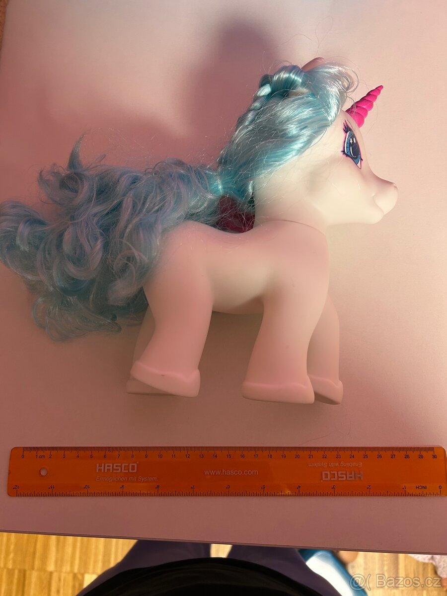 Velký česací jednorožec s doplňky