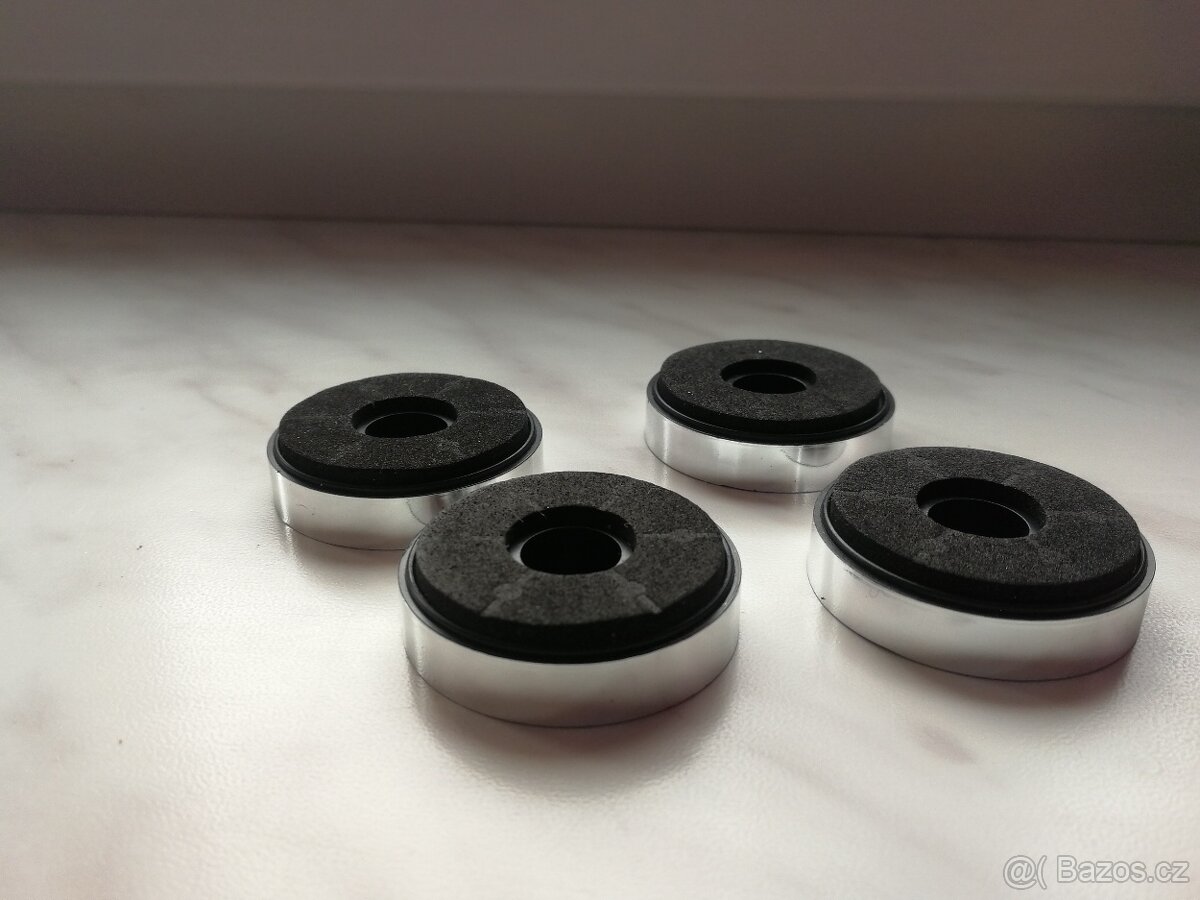 4 nožičky k přístroji