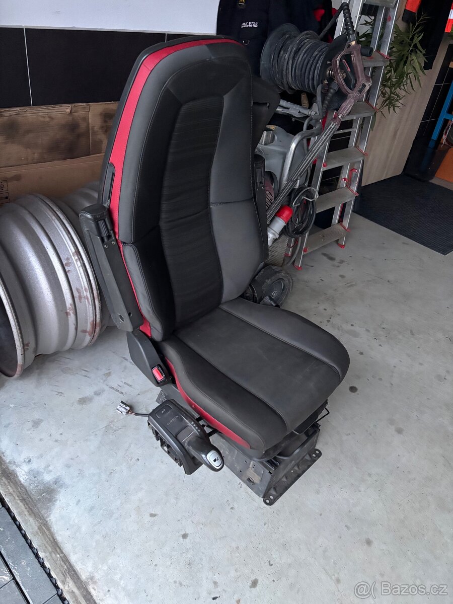 Volvo FH sedačka řidič