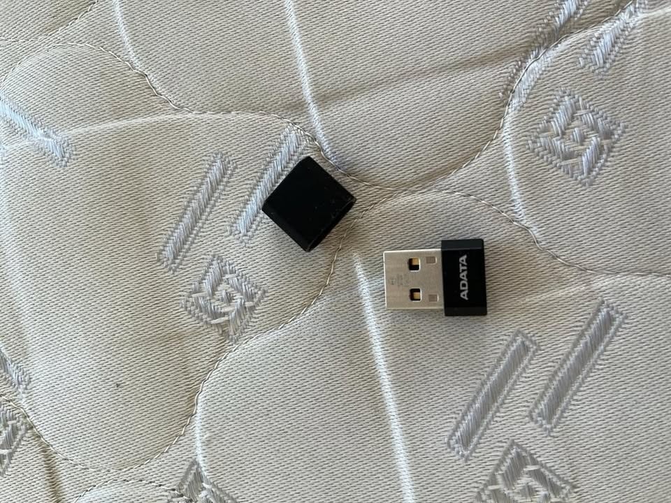 Čtečka paměťových karet ADATA