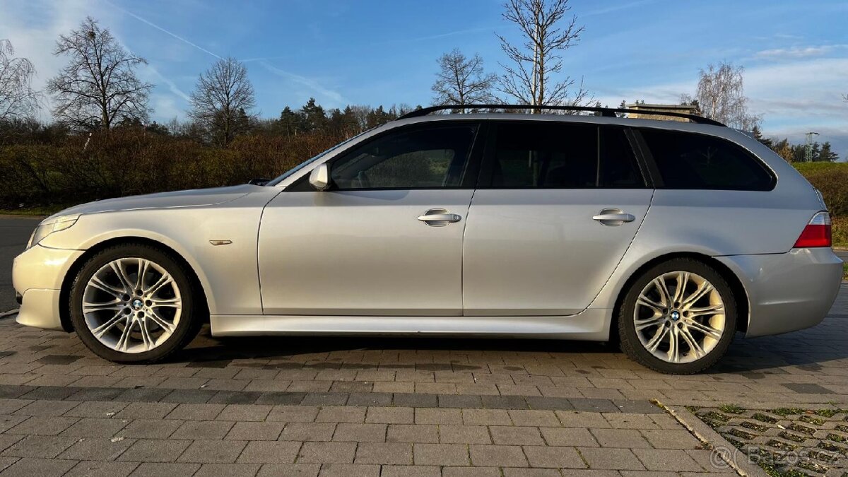 BMW E61 530d Touring, Mpaket, manuál, 160 kW, zadokolka