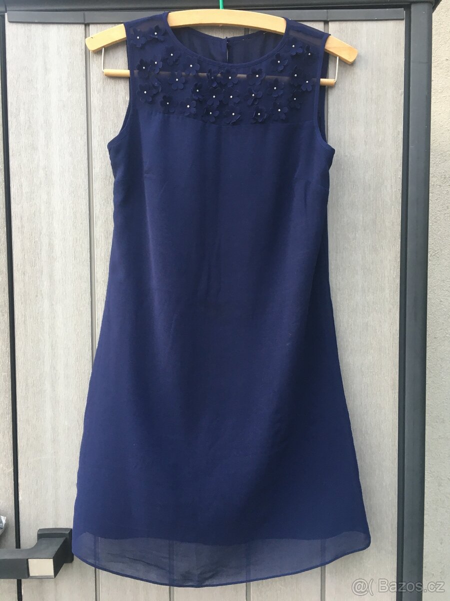 Tmavě modré romantické mini šaty