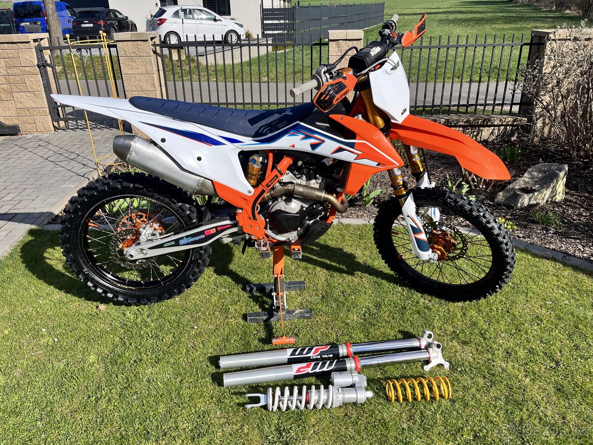 KTM 450 SX-F, 2022, podvozek Ohlins, výfuk ProCircuit