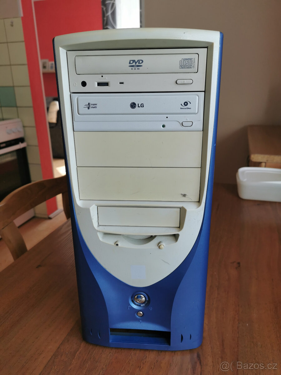 retroPC bedna Intel Pentium III 800EMHz...