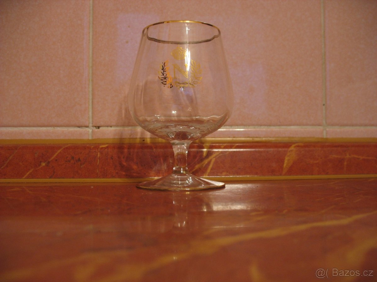 Sklenice nápojové - různé (na víno i alkohol)
