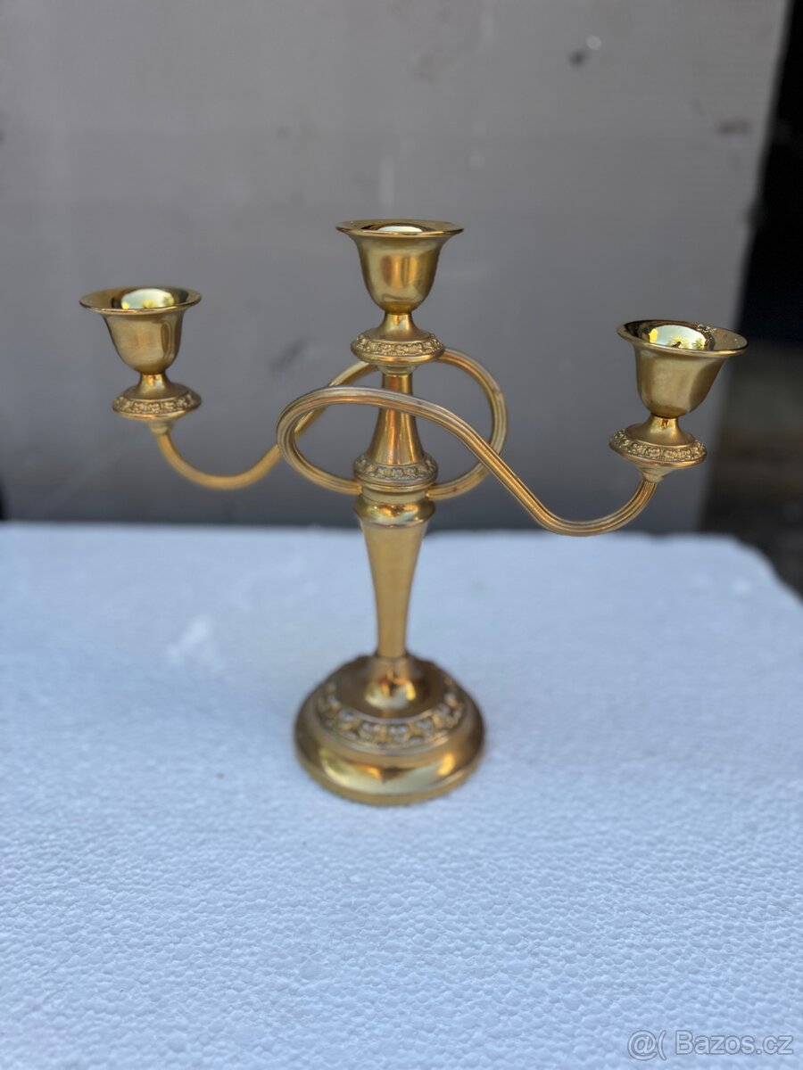 Mosazný tříramenný svícen – elegantní kousek