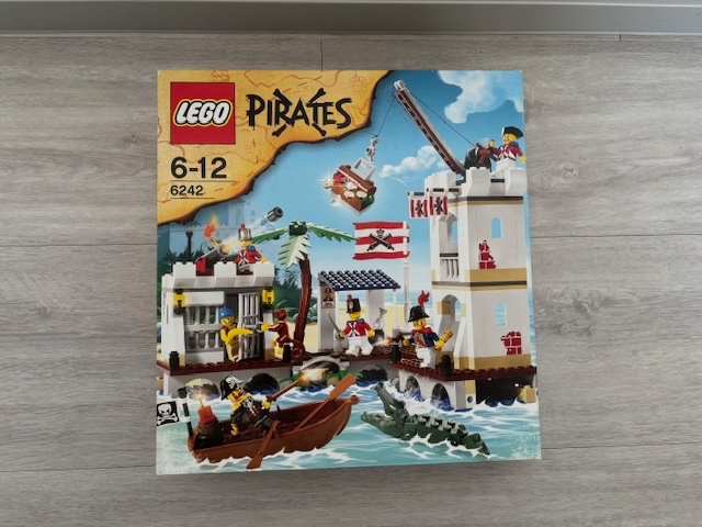 Lego Piráti 6242 Vojenská pevnost