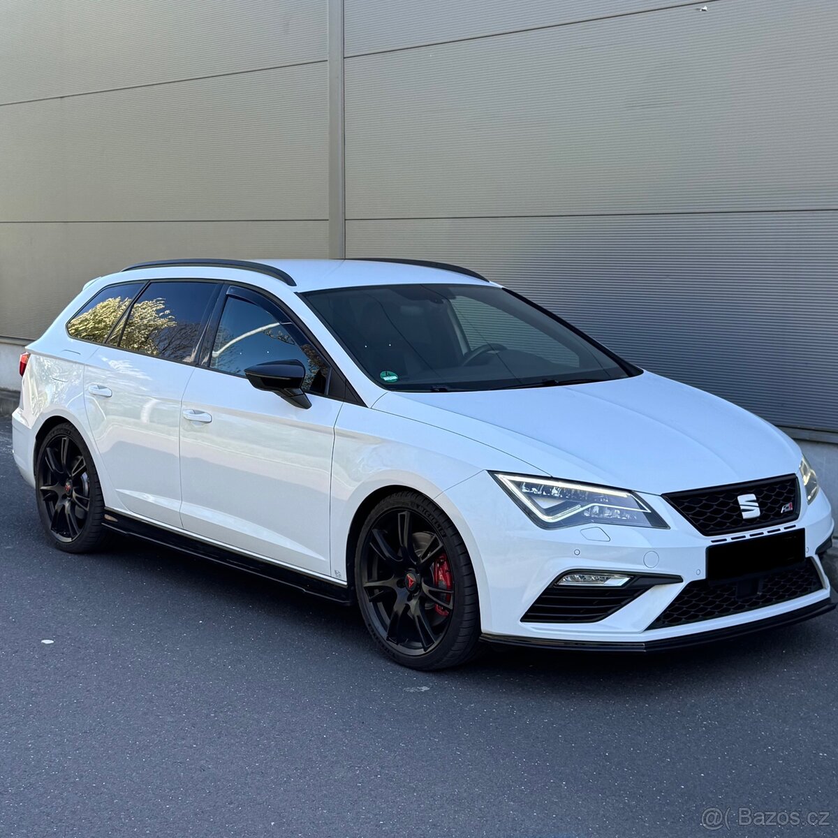 Seat Leon Cupra 300 4drive 221kw po servisu