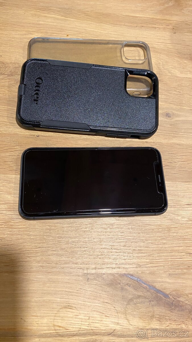 Prodám černý iPhone 11 65GB - top stav
