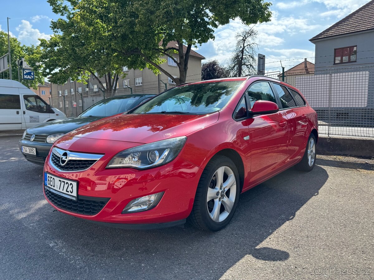 Opel Astra J Sports Tourer