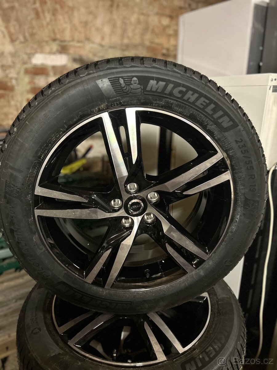 Alu kola=5x108=235/55 R19,NOVÁ ZIMNÍ SADA VOLVO XC60