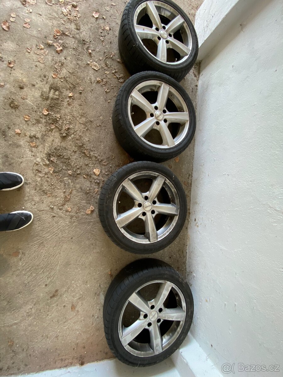 Alu kola Dezent RE 17” 5×112 – VW / Škoda – 225/45 ZR17