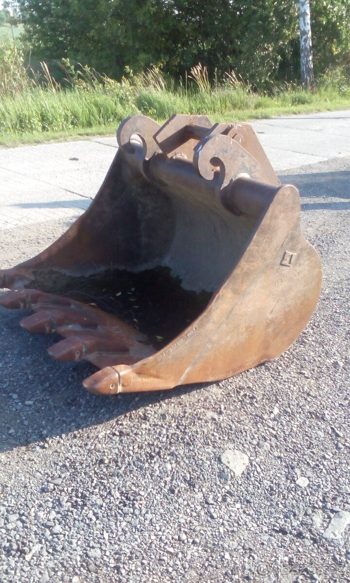 lžice 120 cm caterpillar