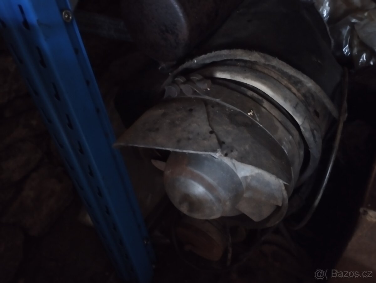 Trabant díly prodej .motory nápravy