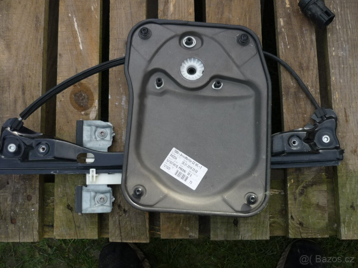 Stahovačka elektrická na Fabia 2 5j1837401