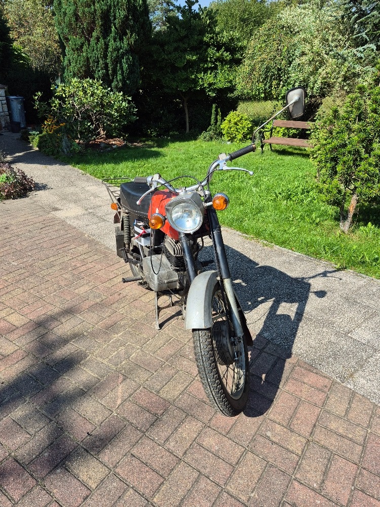 ČZ 125