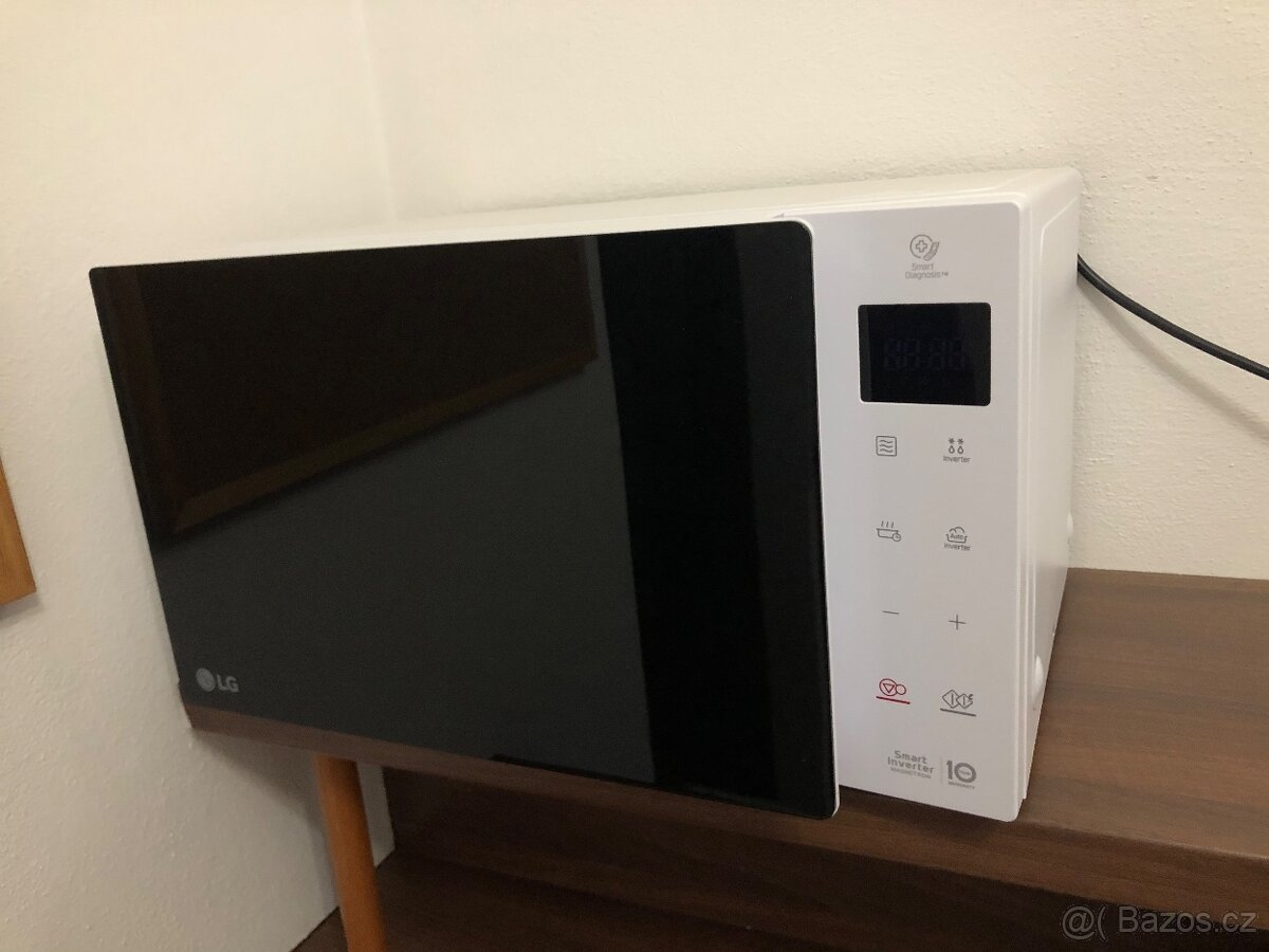 Mikrovlnná trouba LG