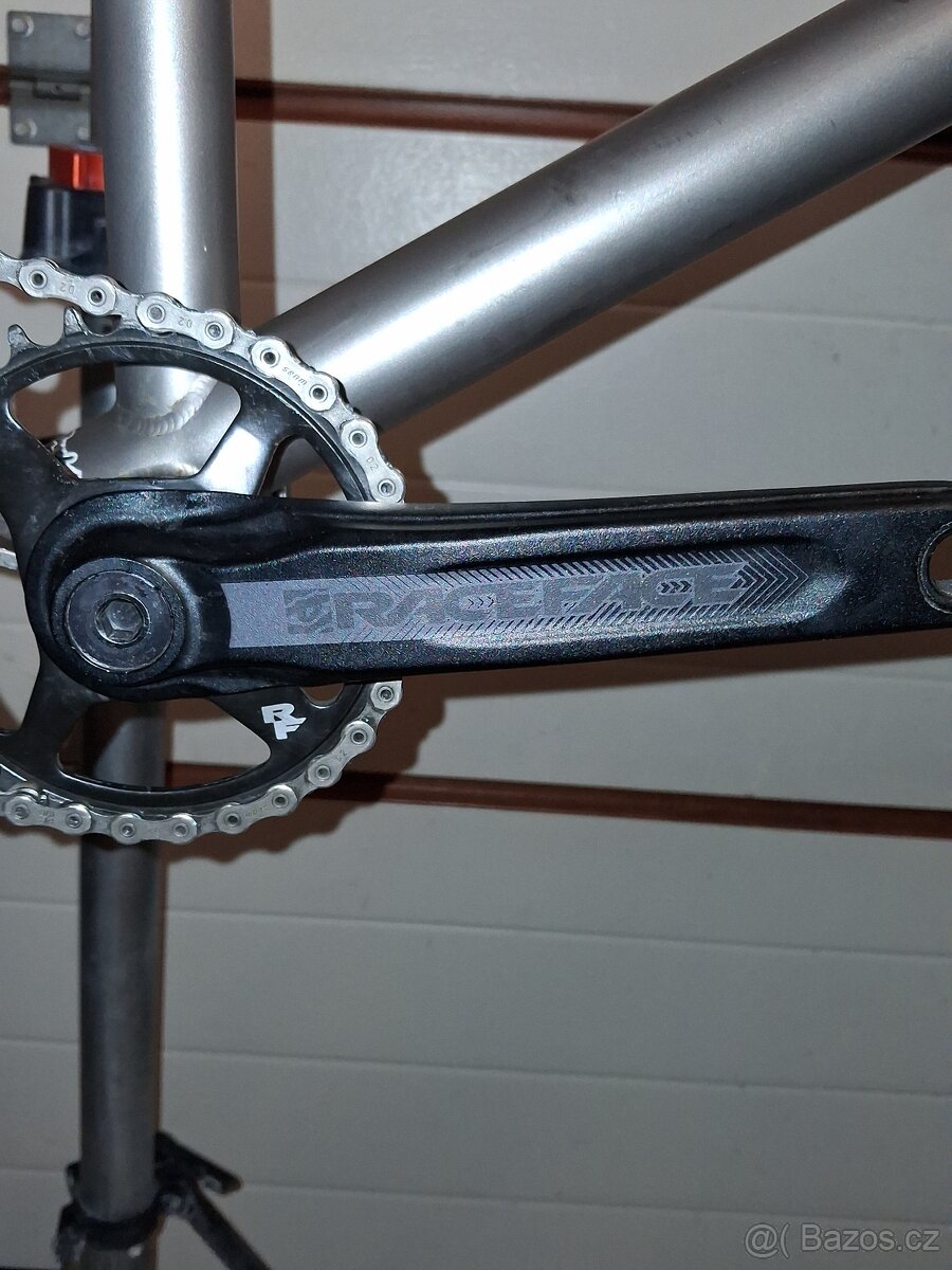 Race Face 175mm, hydr.brzdy XT