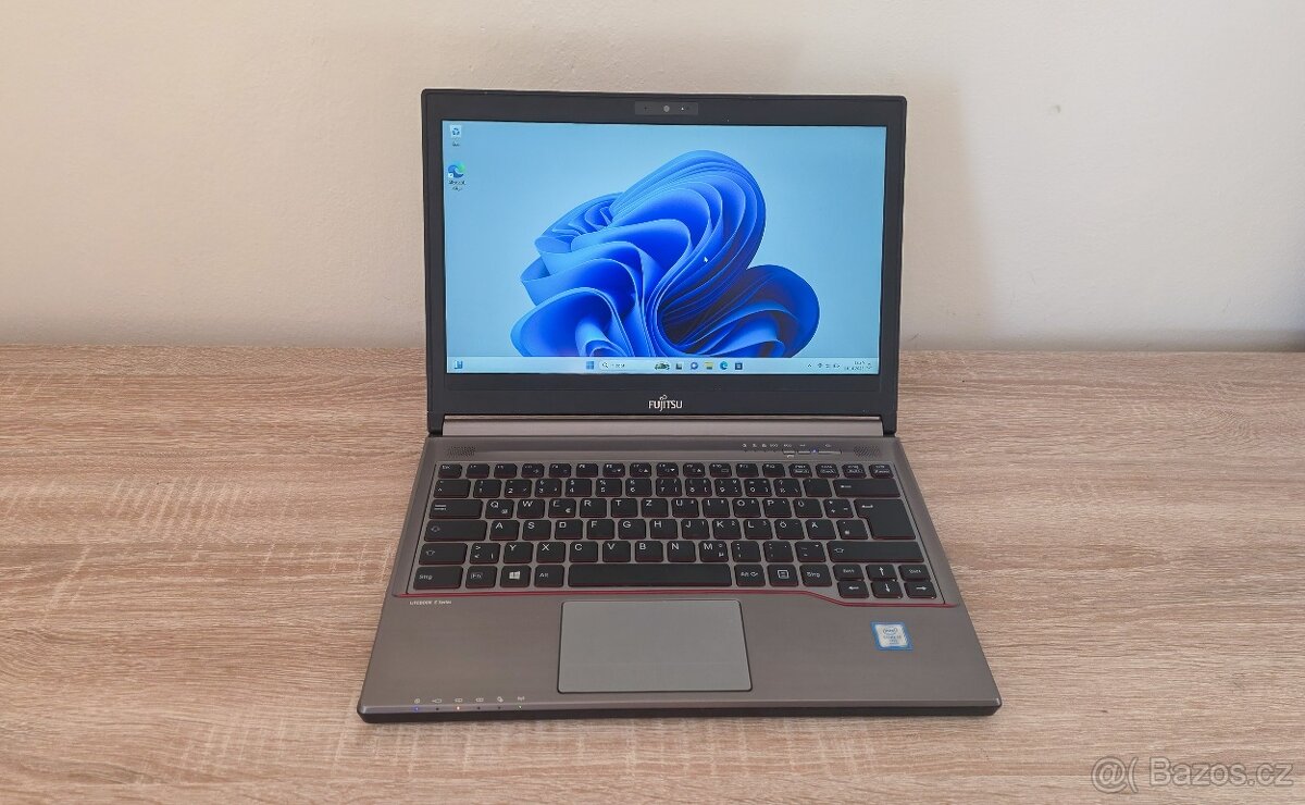 Fujitsu Lifebook E736 (i7-6600U, 16 GB RAM, LTE)