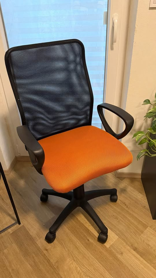 Dětská otočná židle s područkami, látka oranžová/černá