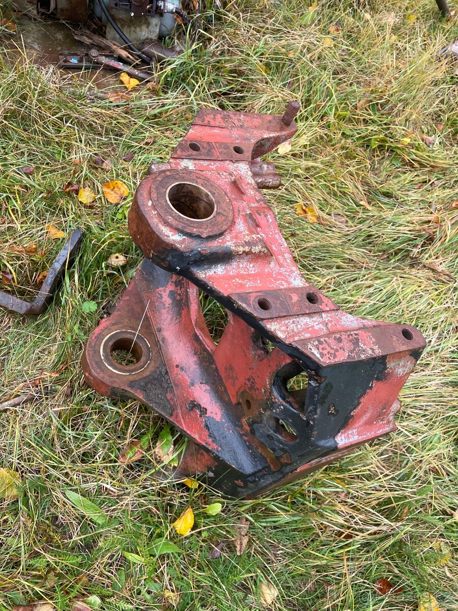 Zetor cristal Litinové držení přední nápravy