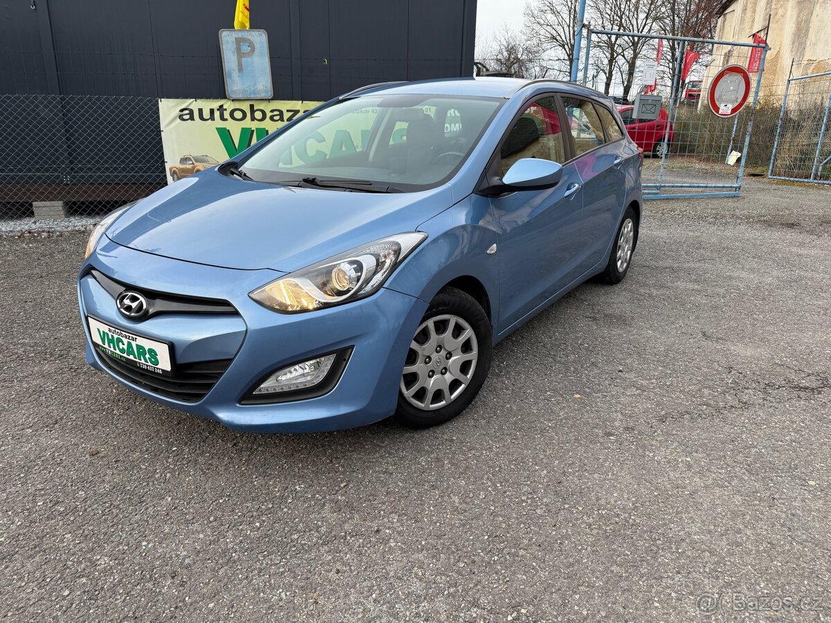 Hyundai i30 1,6i 88kW Trikolor