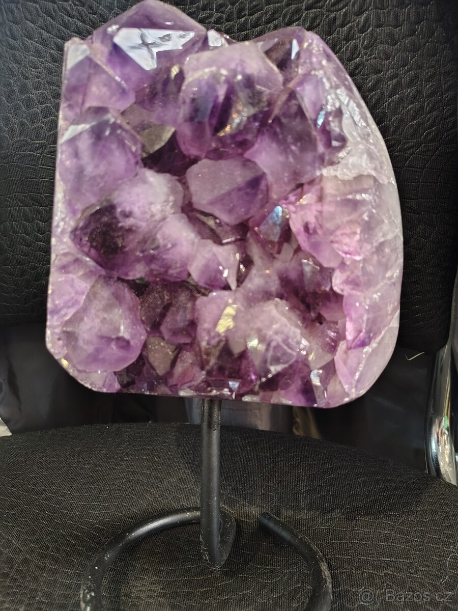Ametyst na stojánku