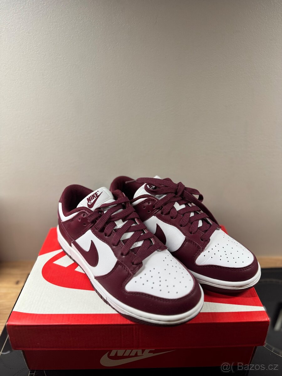 Nike Dunk Low Bordeaux