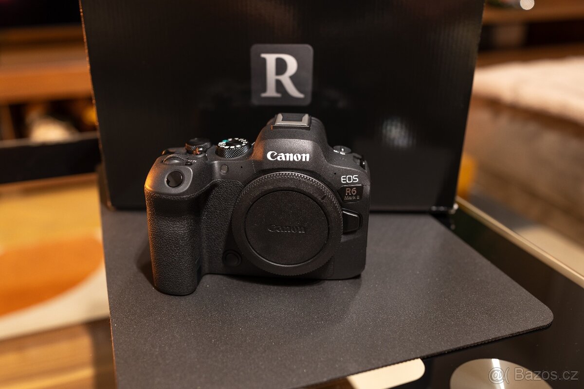 Canon EOS R6 II, příslušenství + prodloužená záruka