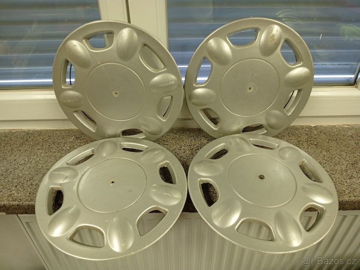 Fiat 126p - poklice 12 palců