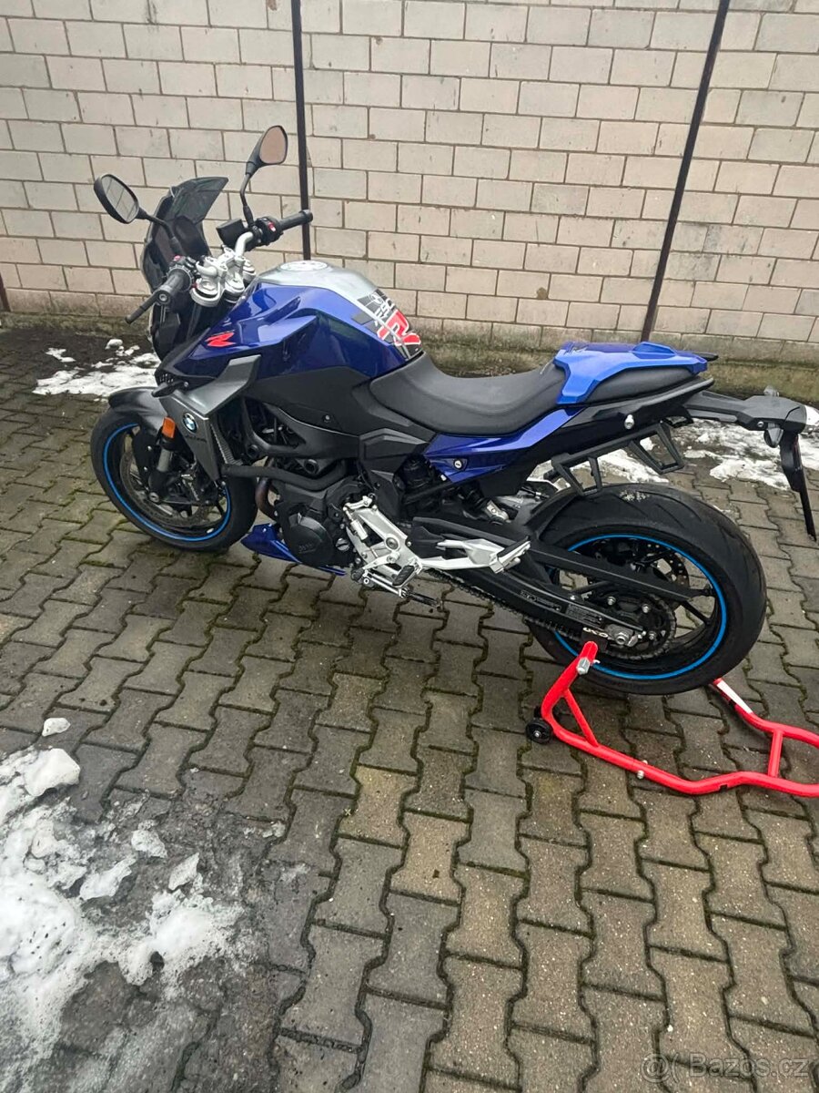 BMW F900R