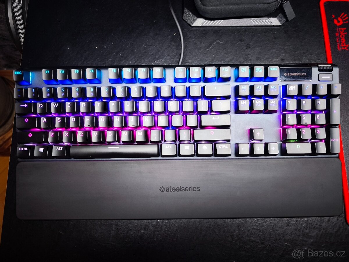 Herní mechanická klávesnice SteelSeries Apex 5 - US