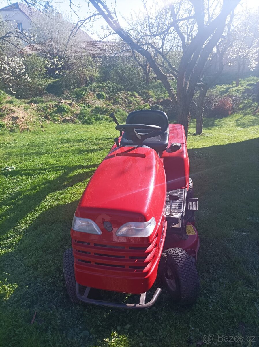 Zahradní traktor TORO 200DH