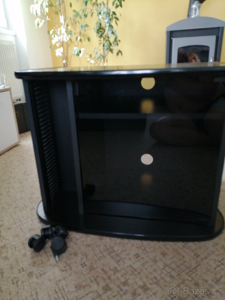 TV stolek