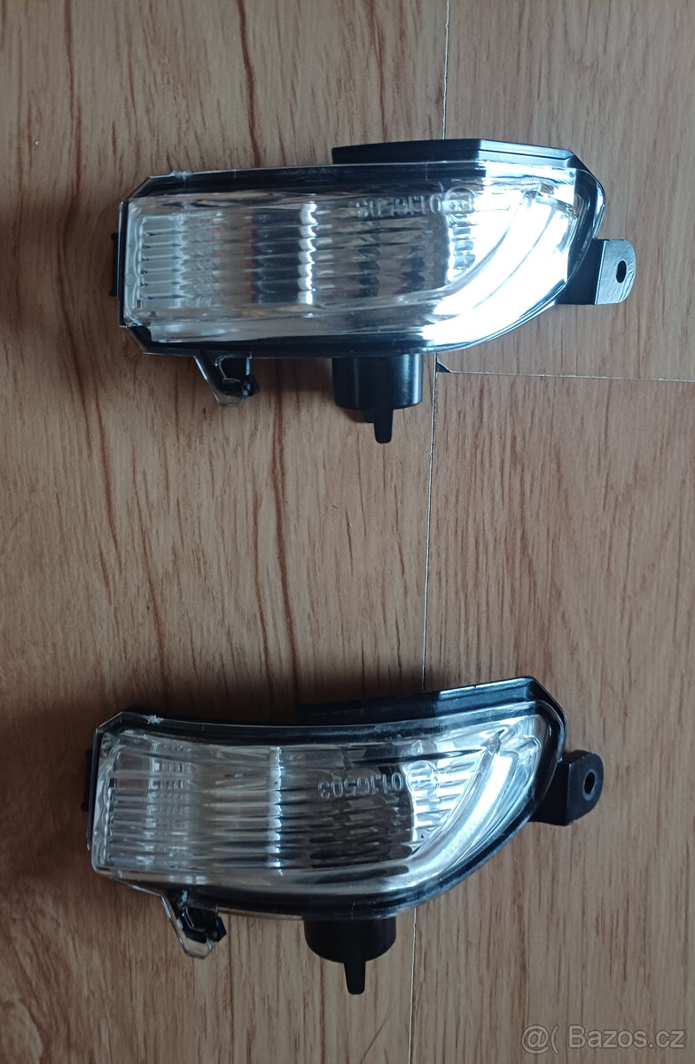 Blinkr zpětné zrcátko levé Škoda Fabia III 6V0949101 A