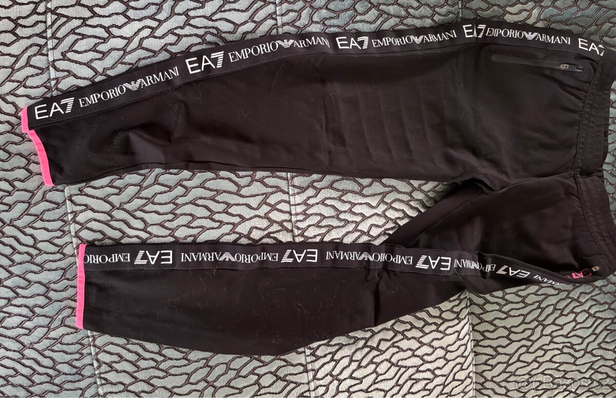 Tepláky ARMANI - černé/růžové detaily XL dámské
